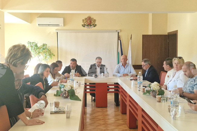 Заседанието на Общинския съвет в Минерални бани беше прекратено заради липса на кворум след две гласувани точки и почивка