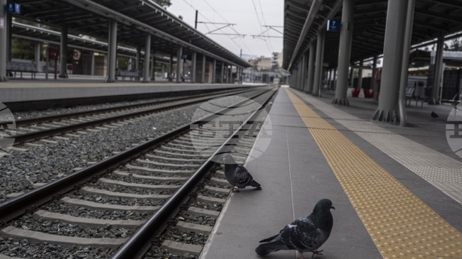 Няма да има влакове в цяла Гърция на 28 февруари поради стачка за годишнината от катастрофата в Темпе