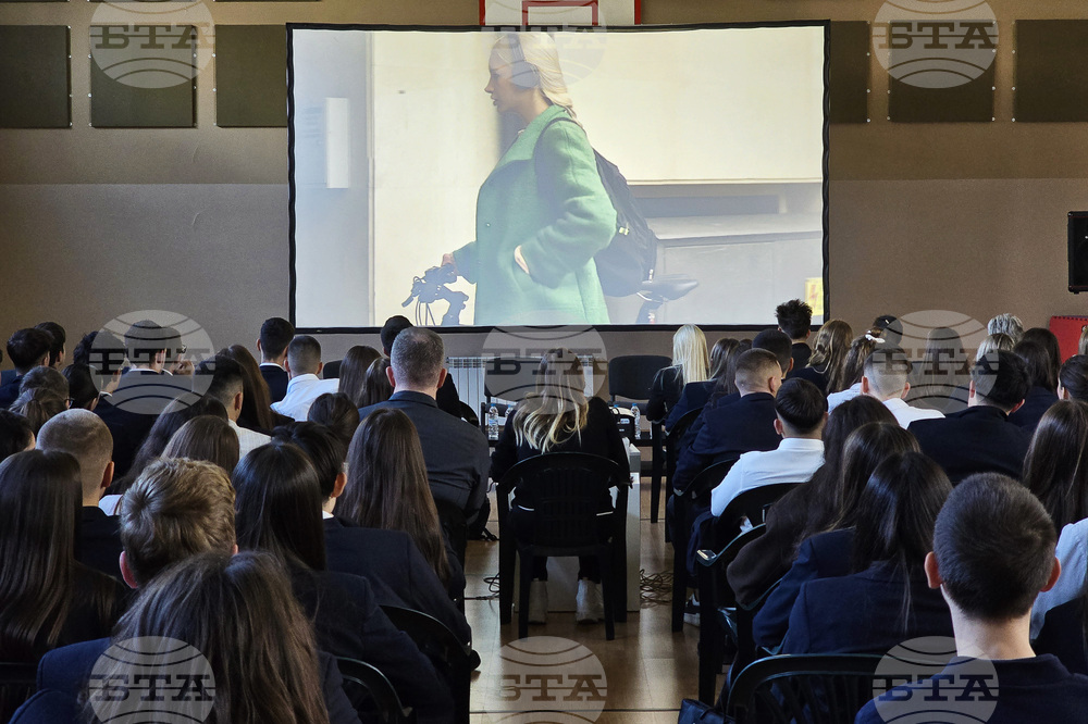 Късометражният филм Fallaway за превенция на наркоманиите сред младежите беше представен пред гимназисти в София