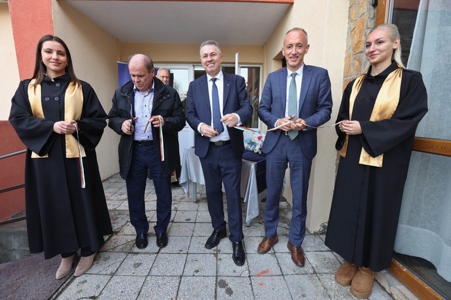 Министър Вълчев откри обновени общежития за над 1200 бъдещи инженери и спортисти в София