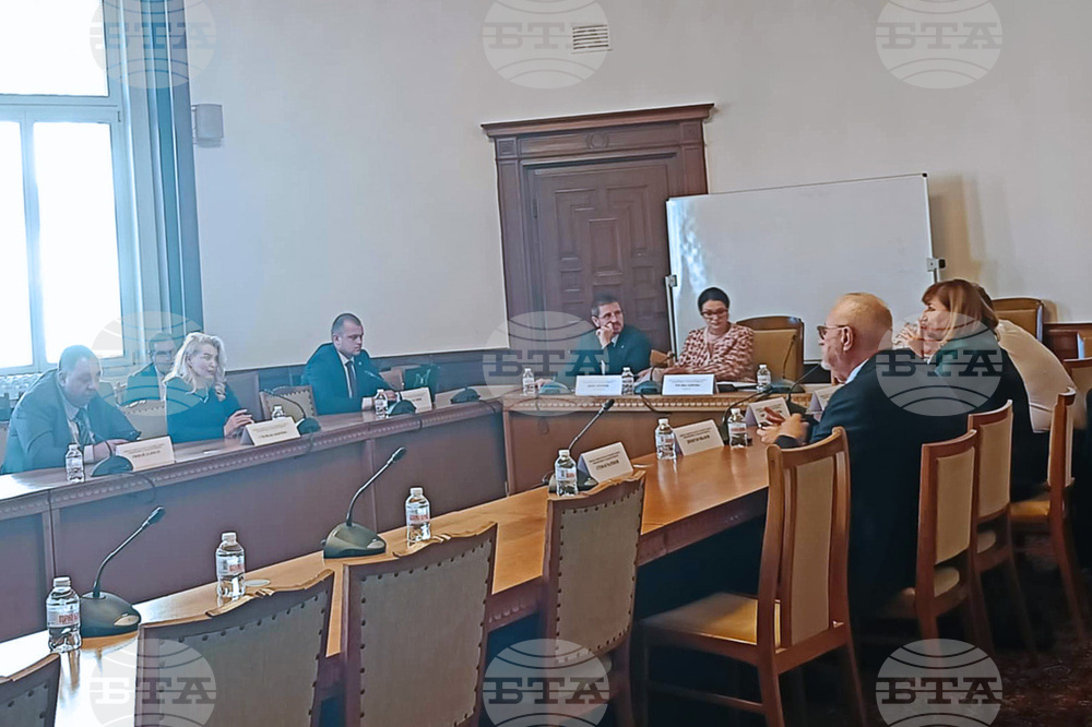 Комисията за прякото участие на гражданите започва обиколка в страната за дискусии и предприемане на мерки да се намали насилието между деца