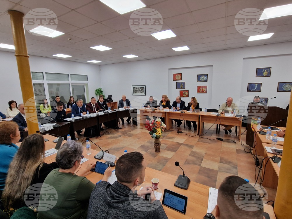 Общинският съвет в Радомир гласува да бъдат предоставени две машини "въздуходувки" за безвъзмездно ползване на местната пожарна