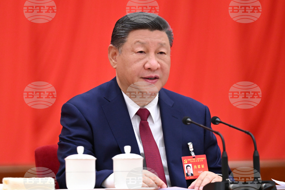 Си Цзинпин пристигна в Южна Корея