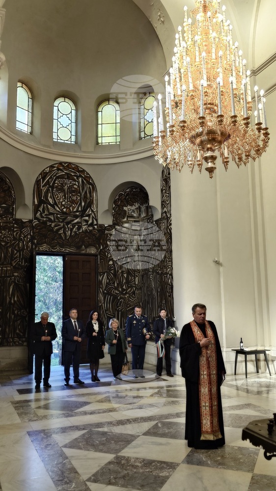 Посланикът на Румъния у нас Бръндуша Предеску гостува в Плевенско по повод Деня на Румънската армия