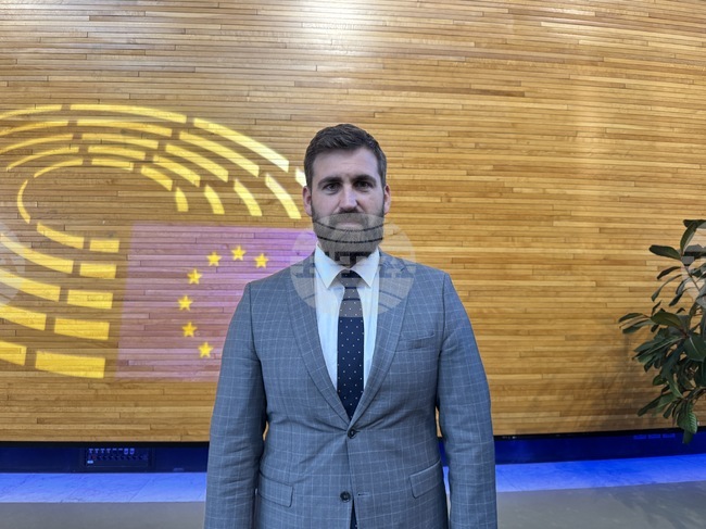 Европейският парламент ще разгледа законопроект за повече права на пътуващите с авиотранспорт, каза еврoдепутатът Андрей Новаков