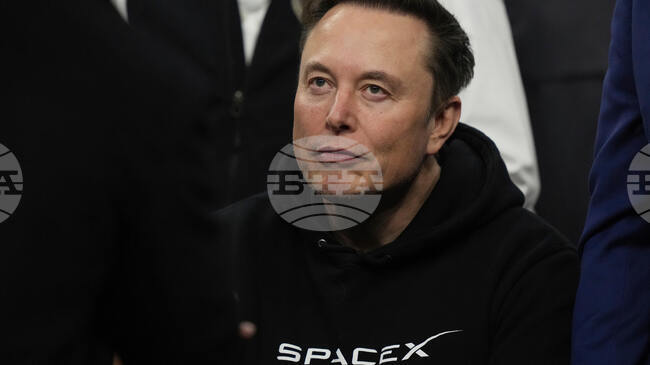 Компанията "Спейс Екс" ще даде приоритет на изграждането на база на Луната пред изпращането на хора на Марс