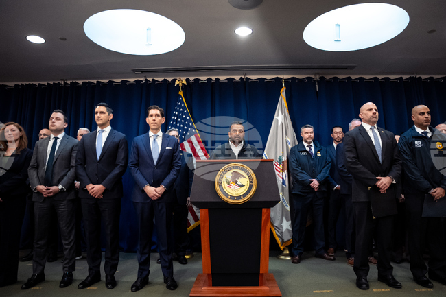 Тридесет души са арестувани от ФБР във връзка с нелегални залози в НБА и игра на покер