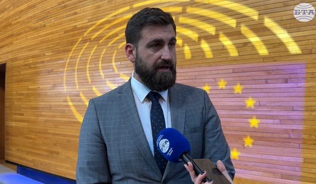 Европейският парламент ще разгледа законопроект за повече права на пътуващите с авиотранспорт, каза еврoдепутатът Андрей Новаков