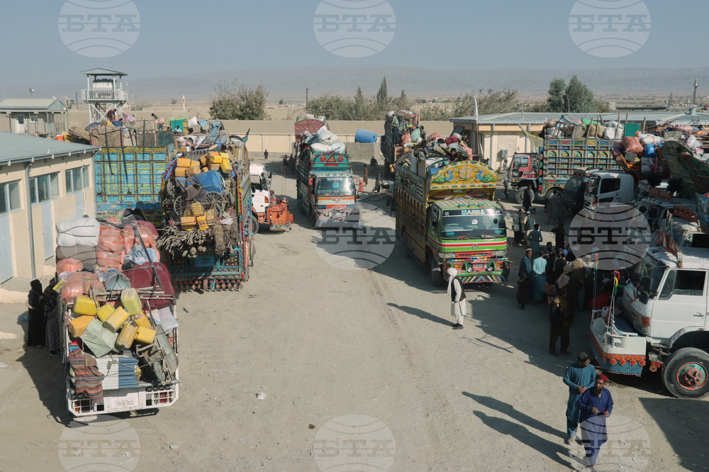 Пакистан съобщи за сблъсъци по границата по време на преговори с Афганистан
