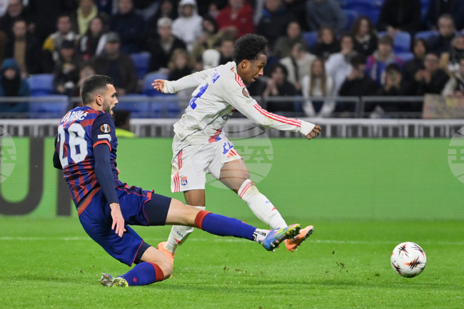 Операция на глезена ще извади за няколко месеца от терените белгийския национал на Олимпик Лион Малик Фофана