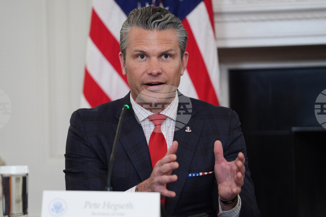 САЩ нанесоха удари по предполагаеми лодки за контрабанда на наркотици в източната част на Тихия океан, съобщи Пийт Хегсет