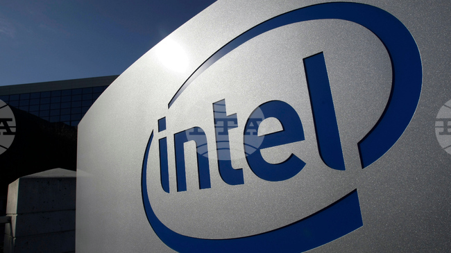 Затруднения във веригата на доставки оказват натиск върху плановете за преструктуриране на „Интел“