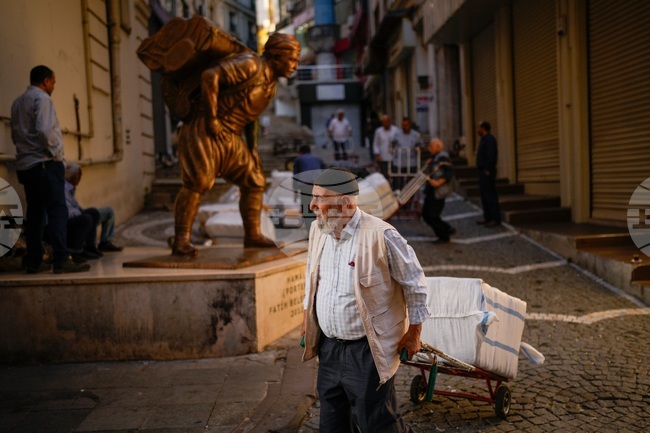 Turkey Istanbul's Porters Photo Essay