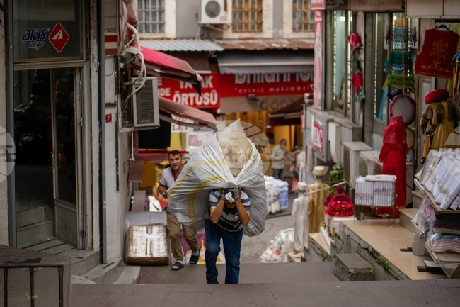 Turkey Istanbul Porters Photo Essay