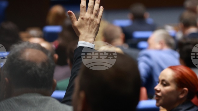 В публичните предприятия да има служител по почтеността, приеха депутатите на първо четене 