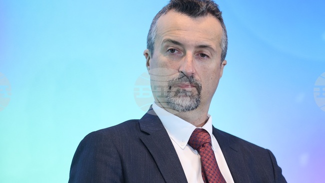 Предвидени са 260 млн. евро в проекта на бюджет на Здравната каса за заплати на младите лекари, каза управителят ѝ доц. Петко Стефановски 