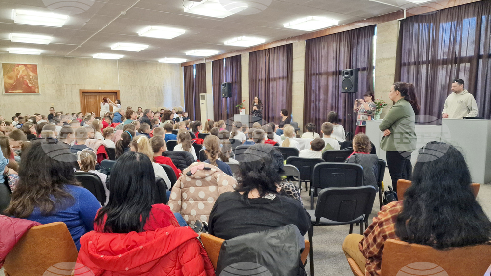 Шумен - библиотека - Мария Донева - среща