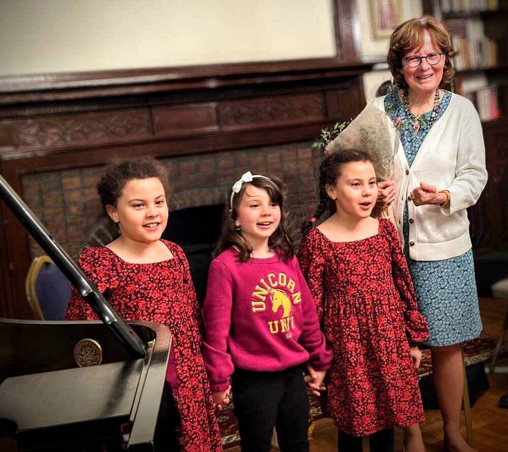 Събитие за приноса на Лиан МакАлистър към промотиране на българската култура в Ню Йорк се състоя в Генералното консулство на България там