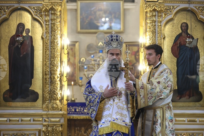 На днешния ден, по решение на Светия синод на БПЦ, в храмовете се извършва молебен за децата с увреждания, каза патриарх Даниил