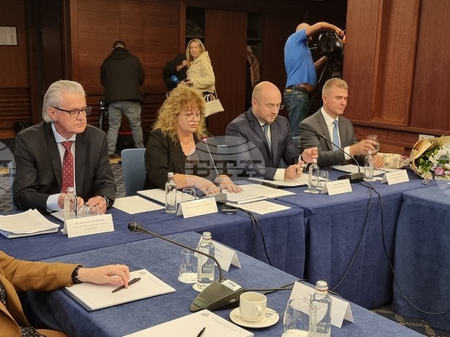 Пример сме в юридическото пространство за модернизация на професията ни, каза председателят на Нотариалната камара Луиза Стоева