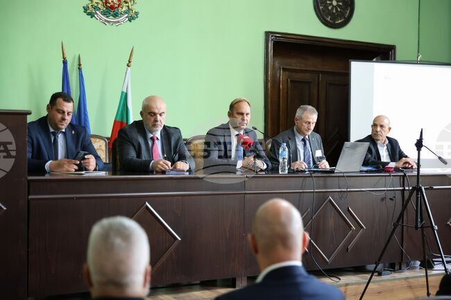 Представители на охранителния сектор и МВР обсъдиха в Бургас съвместни мерки срещу агресията в училищата 