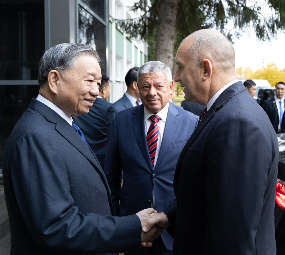 Румен Радев: Доказалата се със своето качество българска отбранителна индустрия предоставя отлични възможности за успешни международни партньорства 