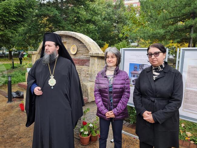 Фотоизложба разказва историята на храм „Св. вмчк Димитър Солунски“ в Кюстендил