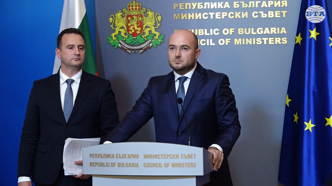 Предприемат се мерки за адекватното снабдяване с горива, няма нужда да се всява страх, каза министър Георги Георгиев