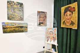 Перник - изложба - „Изкуство от сърцето на Радомир“