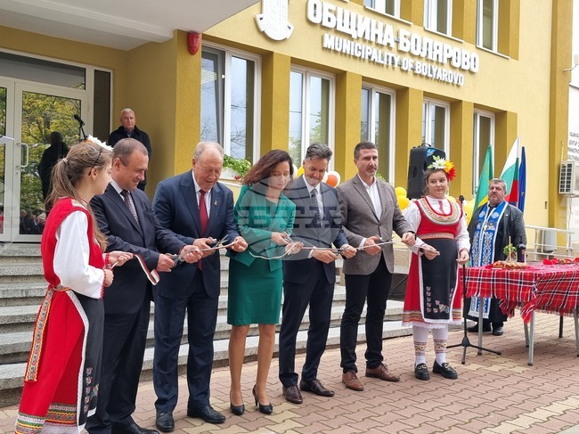 Регионалният министър Иван Иванов откри обновената по Националния план за възстановяване и устойчивост сграда на Община Болярово