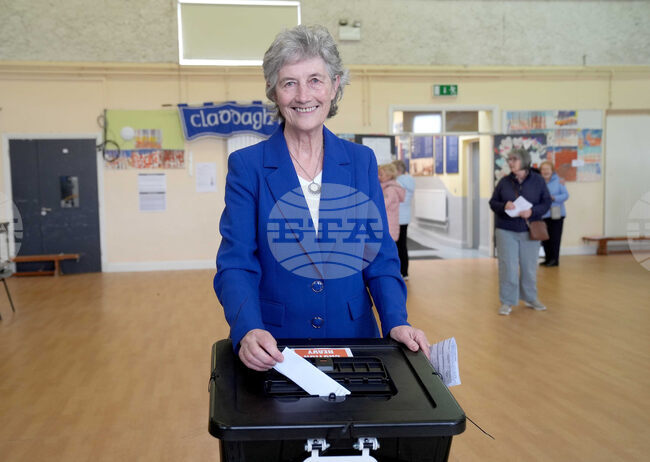 Катрин Конъли печели президентските избори в Ирландия; съперничката ѝ Хедър Хъмфрис призна поражението си