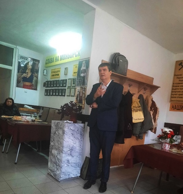 Водачът на листата на БСП-Перник се срещна с приятелите на Русия в града 