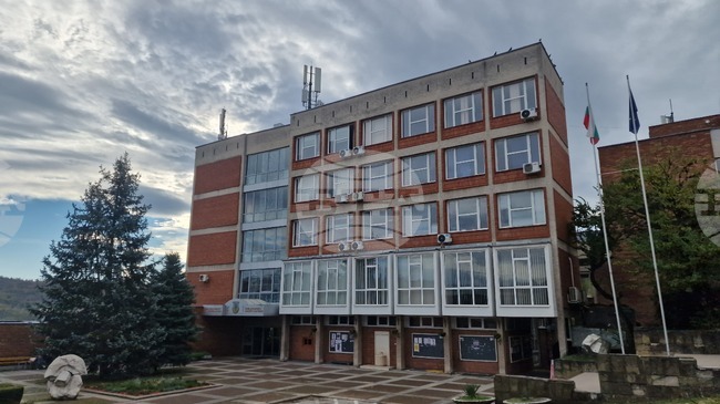 Общо 75 са участниците в Десетия национален ученически конкурс „Пространство и време" във Великотърновския университет