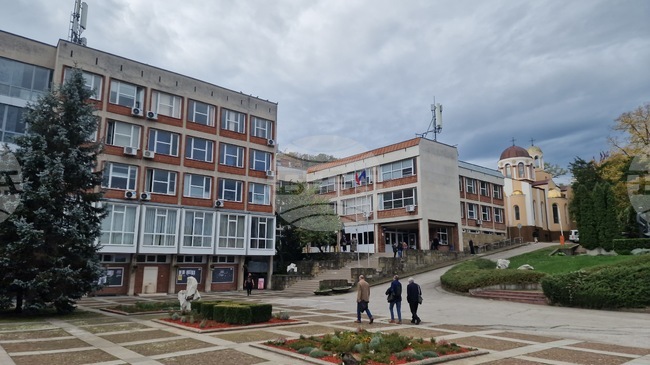 Във Великотърновския университет бяха обсъдени възможности за сътрудничество с посолството на Албания в България