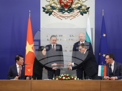 Министерски съвет - Росен Желязков - То Лам - среща