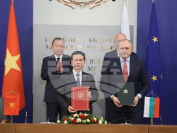 Министерски съвет - Росен Желязков - То Лам - среща