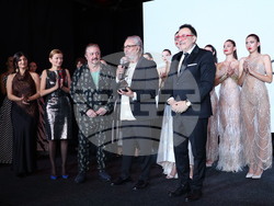 Церемония по награждаването на Роко Бароко със Златна игла на Академията за мода в категория „Най-добър чуждестранен дизайнер“ за 2025 година. Снимка: Петър Станев/Академия за мода