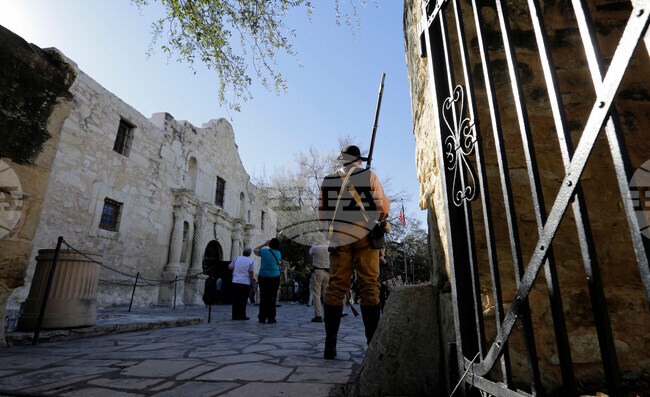 Alamo History Debate