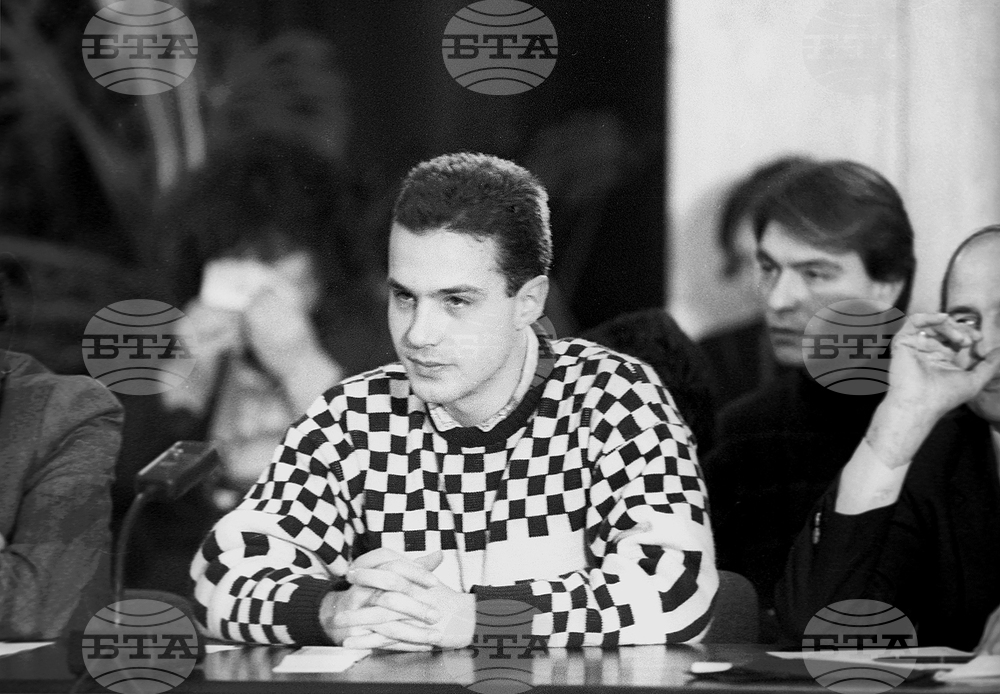 Емил Кошлуков - журналист и политолог