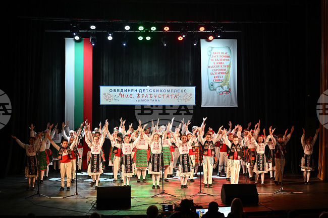 С концерт възпитаници на Обединен детски комплекс „Ние, врабчетата“ отбелязаха 96 години от рождението на своя патрон Йордан Радичков