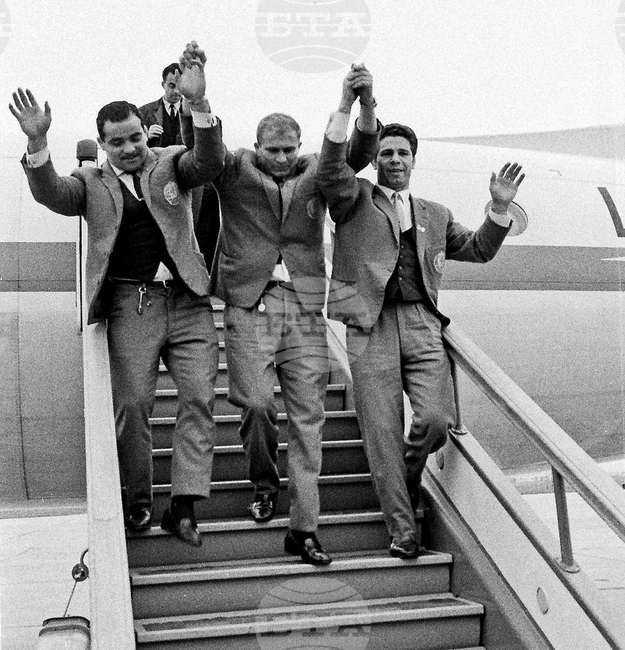 Завръщане на българските спортисти, участвали през 1964 г. в Летните олимпийски игри в Токио