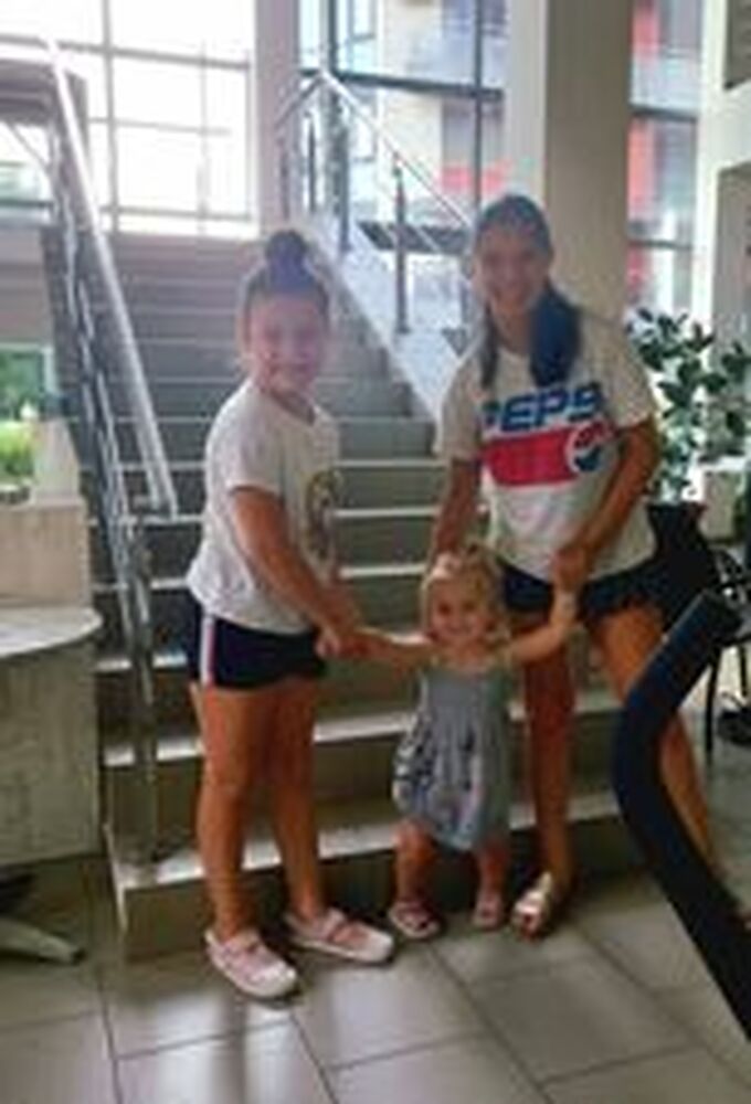  Община Плевен: Талантливите и благородни плевенски момичета Никол и Ралица са Посланици на доброто за 2022 г.