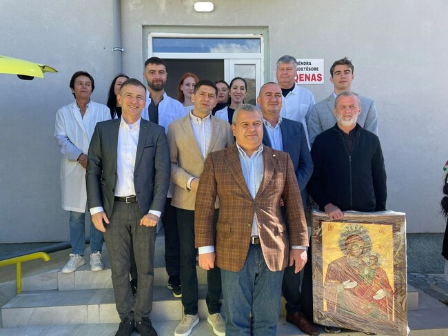 Между две родини: Лекари от Мала Преспа, завършили в България, се завърнаха да лекуват сънародниците си в Албания