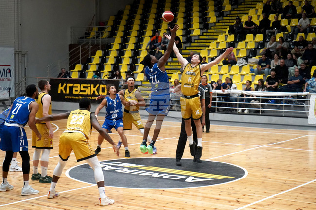 Перник - баскетбол - Миньор 2015 - Спартак Плевен