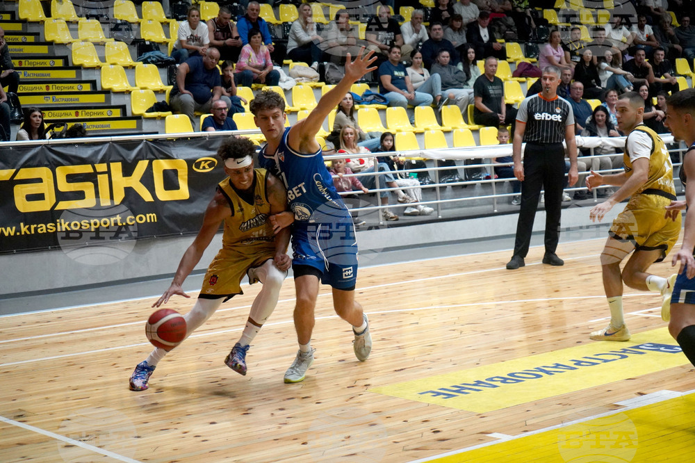 Перник - баскетбол - Миньор 2015 - Спартак Плевен