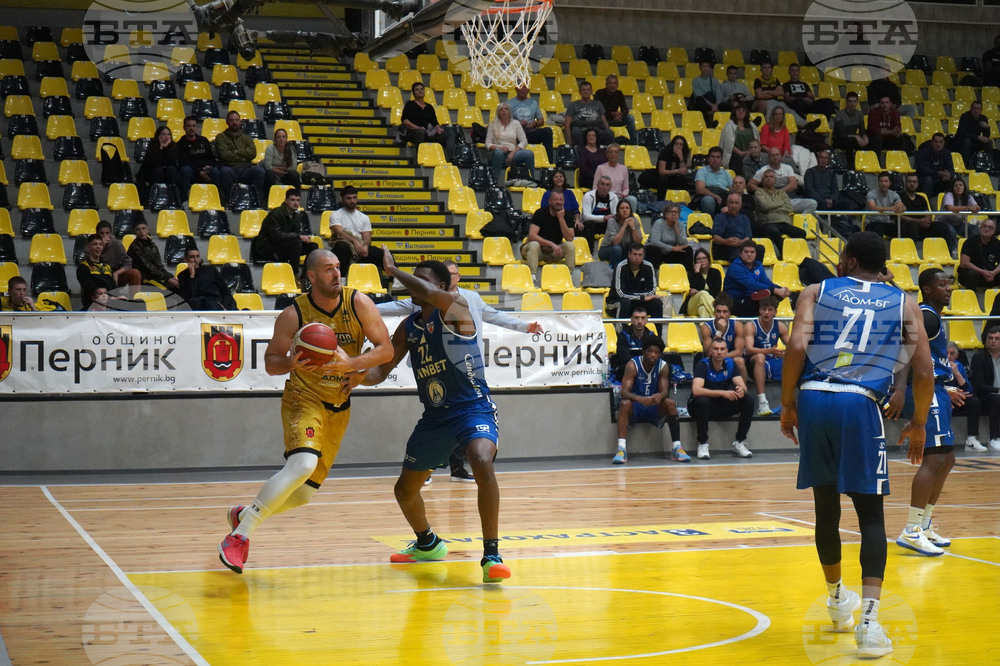 Перник - баскетбол - Миньор 2015 - Спартак Плевен