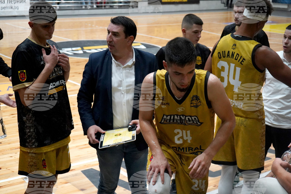 Перник - баскетбол - Миньор 2015 - Спартак Плевен