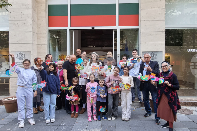 Република Северна Македония - „Моми и петли" - експозиция