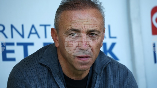 Показахме стабилна игра срещу много добър отбор, радостен е треньорът на Черно море Илиан Илиев след успеха срещу ЦСКА 1948