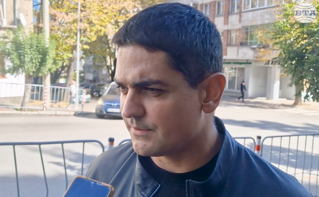 Предложенията за свикване на Велико Народно събрание и приемане на нова Конституция са част от програмата на МЕЧ, каза Радостин Василев във Велико Търново